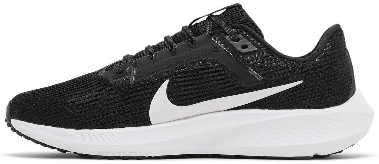 Air Zoom Pegasus 40 'Black White'