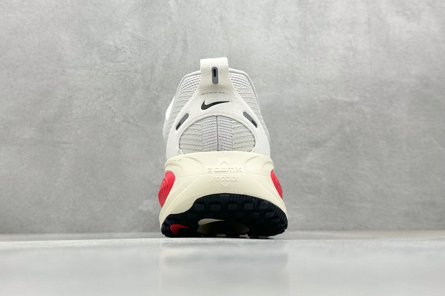 Nike Vomero 18