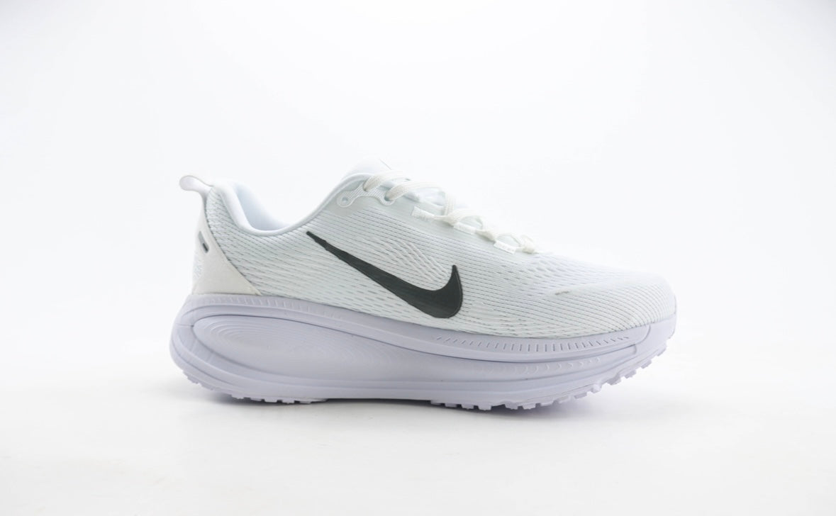 Nike Vomero 18