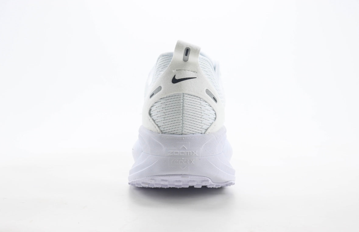 Nike Vomero 18