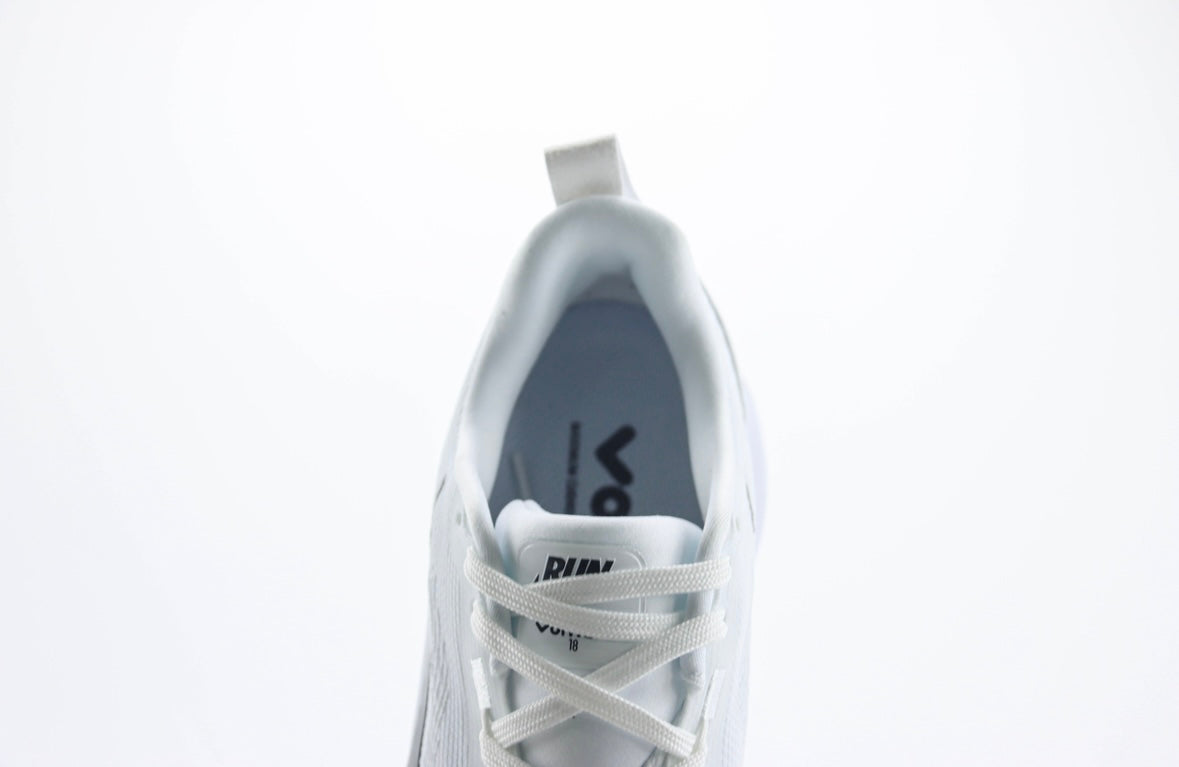 Nike Vomero 18