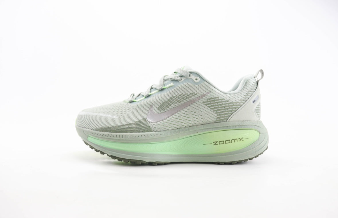 Nike Vomero 18
