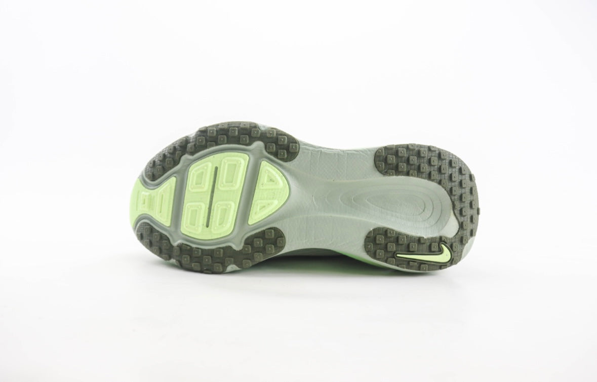 Nike Vomero 18