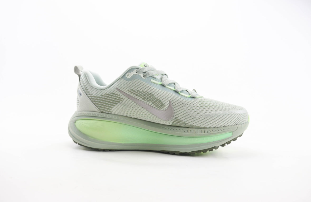 Nike Vomero 18