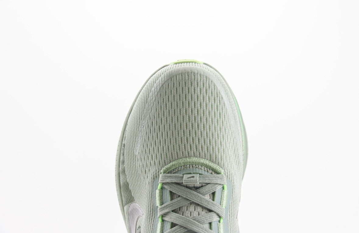 Nike Vomero 18