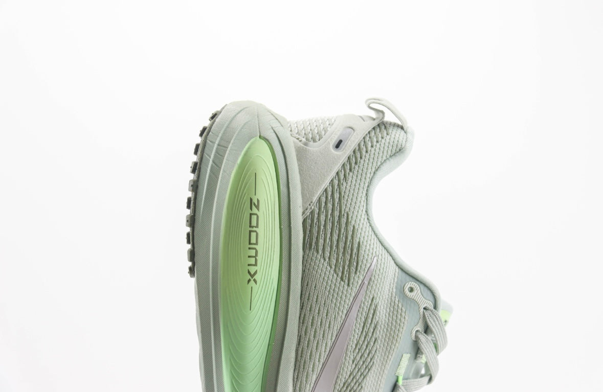 Nike Vomero 18