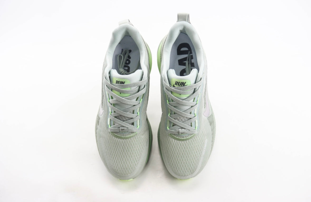 Nike Vomero 18