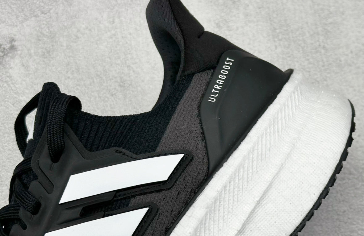 Adidas Ultraboost 5