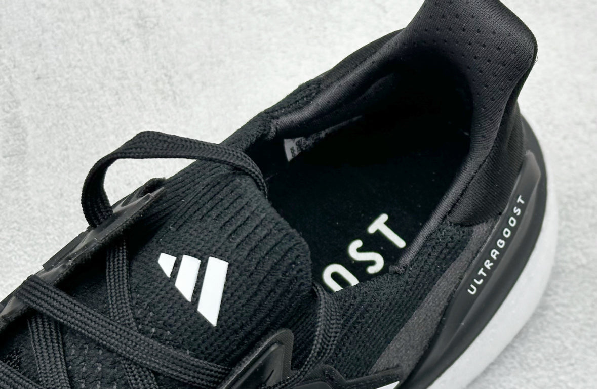Adidas Ultraboost 5