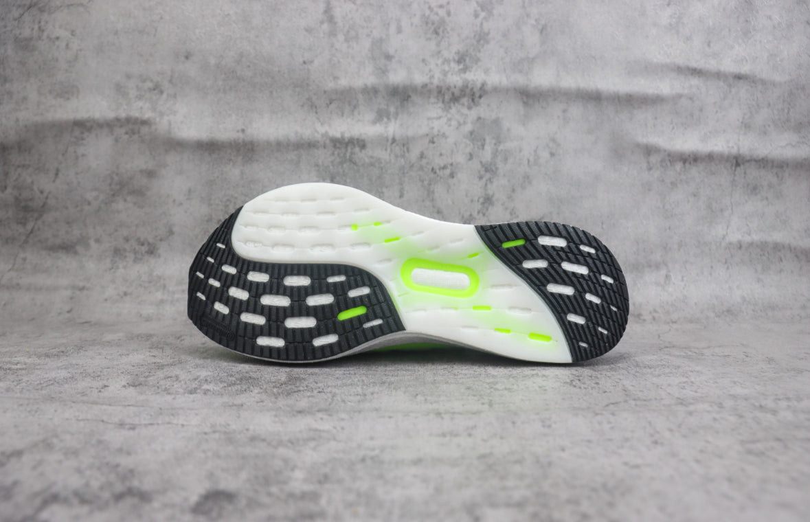 Adidas Ultraboost Light white/green