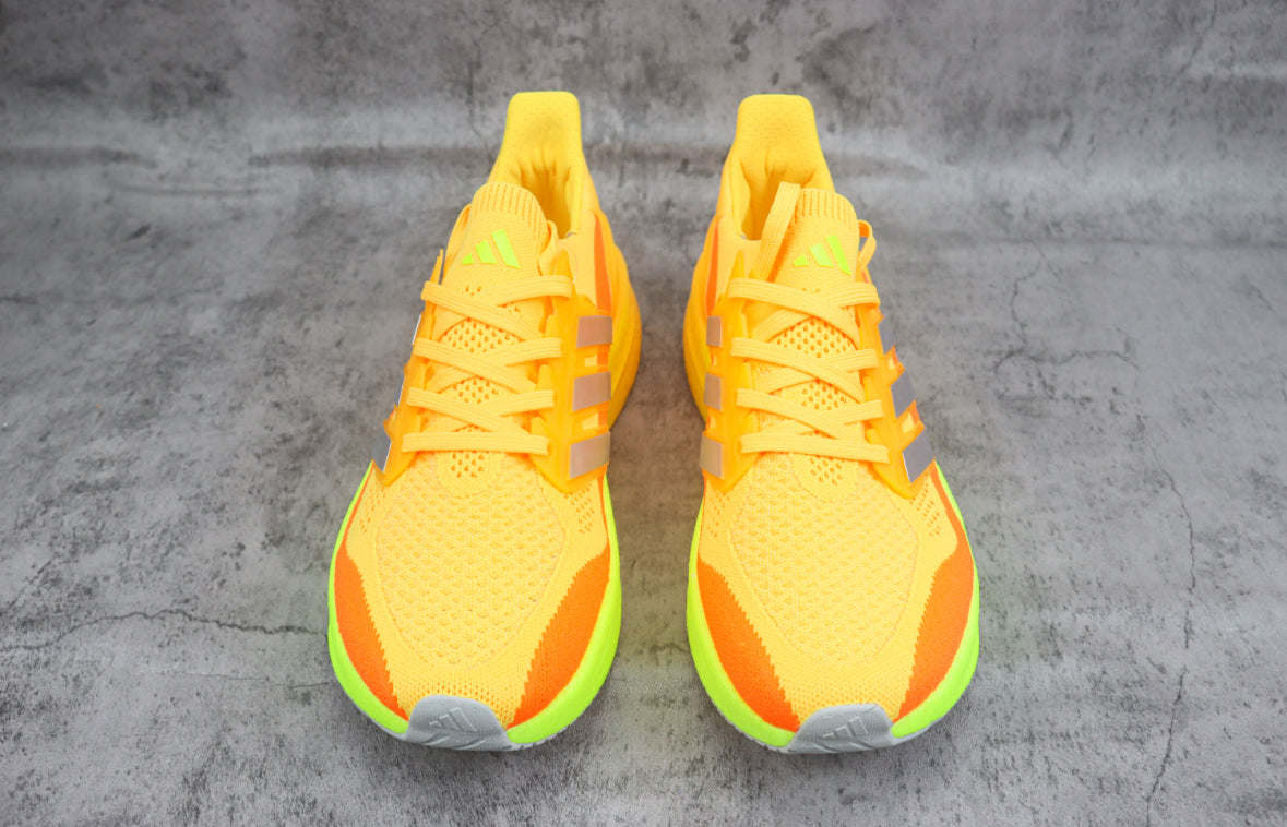 Adidas Ultraboost Light yellow/green