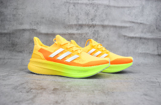 Adidas Ultraboost Light yellow/green
