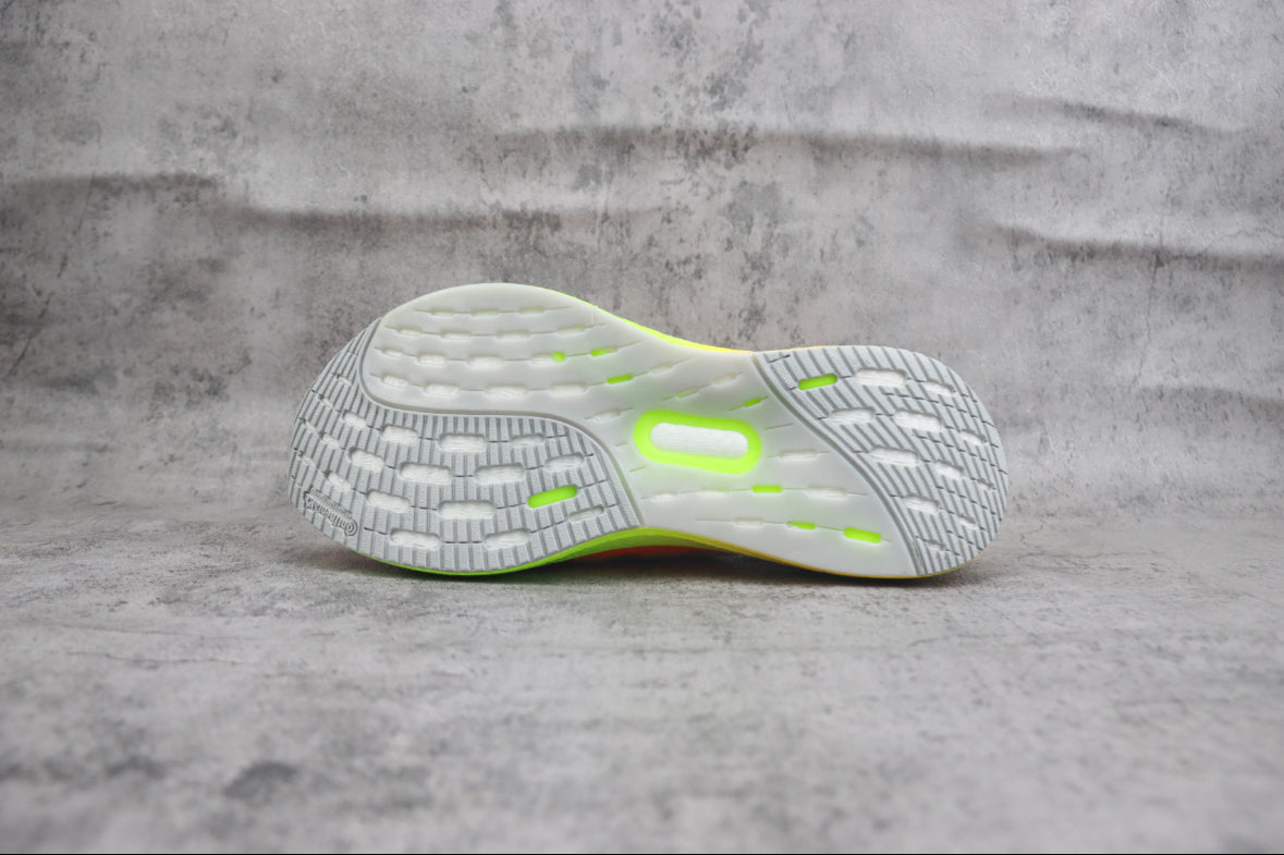 Adidas Ultraboost Light yellow/green