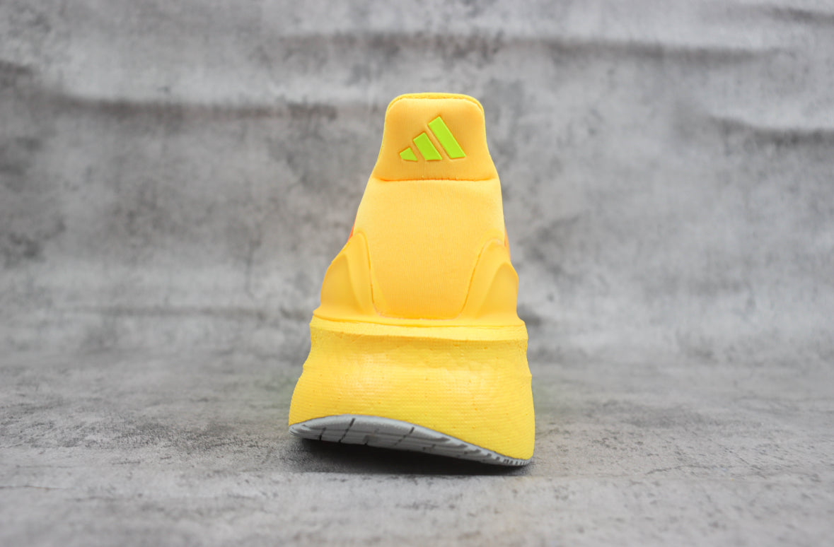 Adidas Ultraboost Light yellow/green