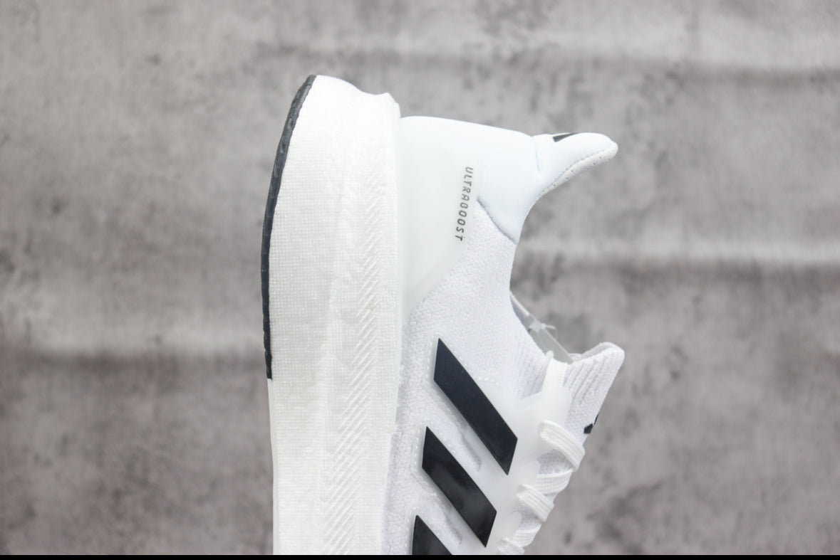 Adidas Ultraboost Light White/silver