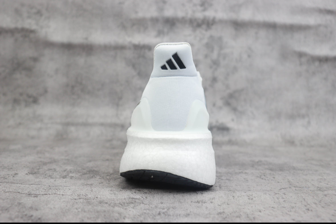 Adidas Ultraboost Light White/silver