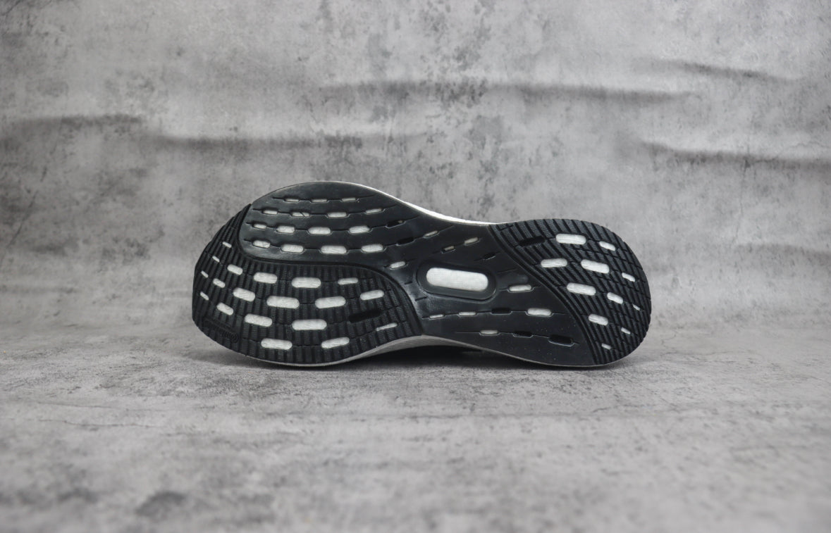 Adidas Ultraboost Light Black/White