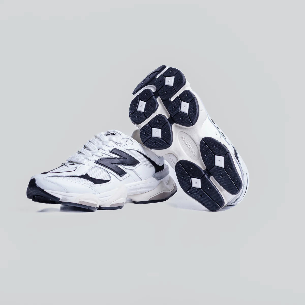 NEW BALANCE 9060 Branco e Preto