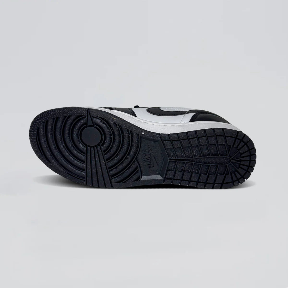 Nike Jordan Preto e branco