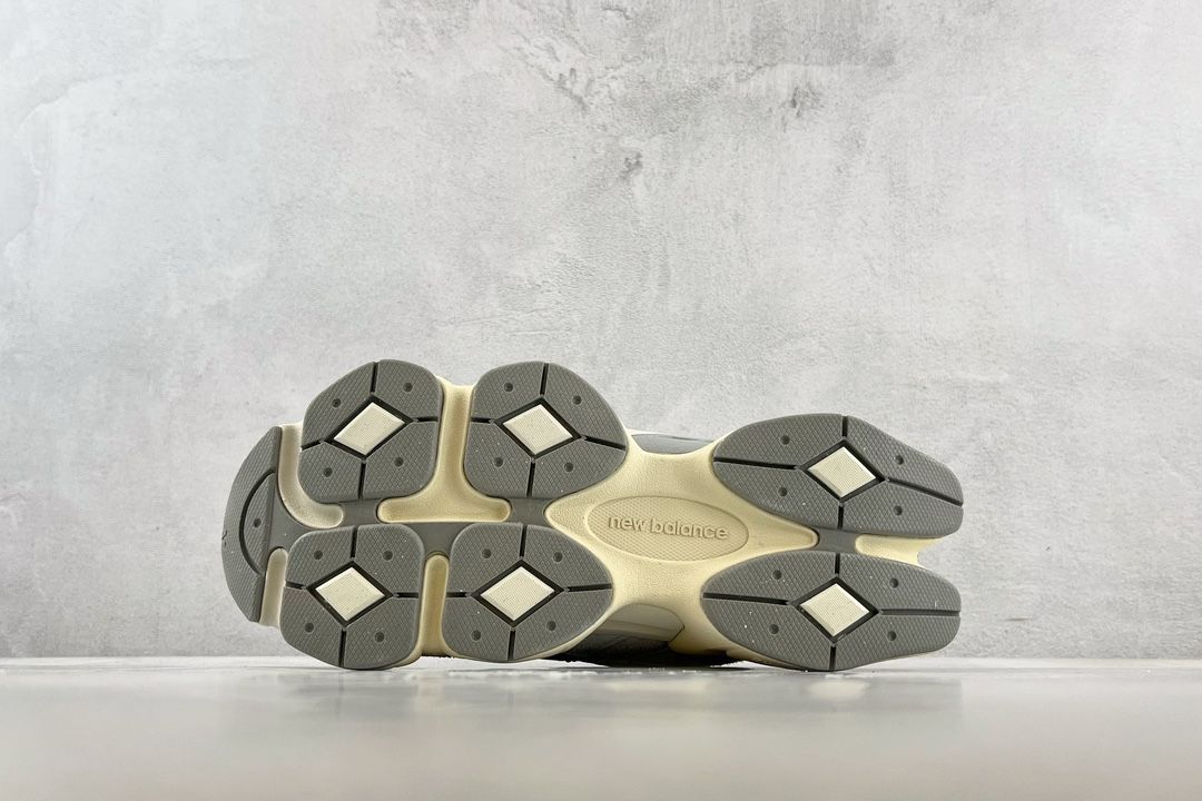 New Balance 9060 Quartz Grey