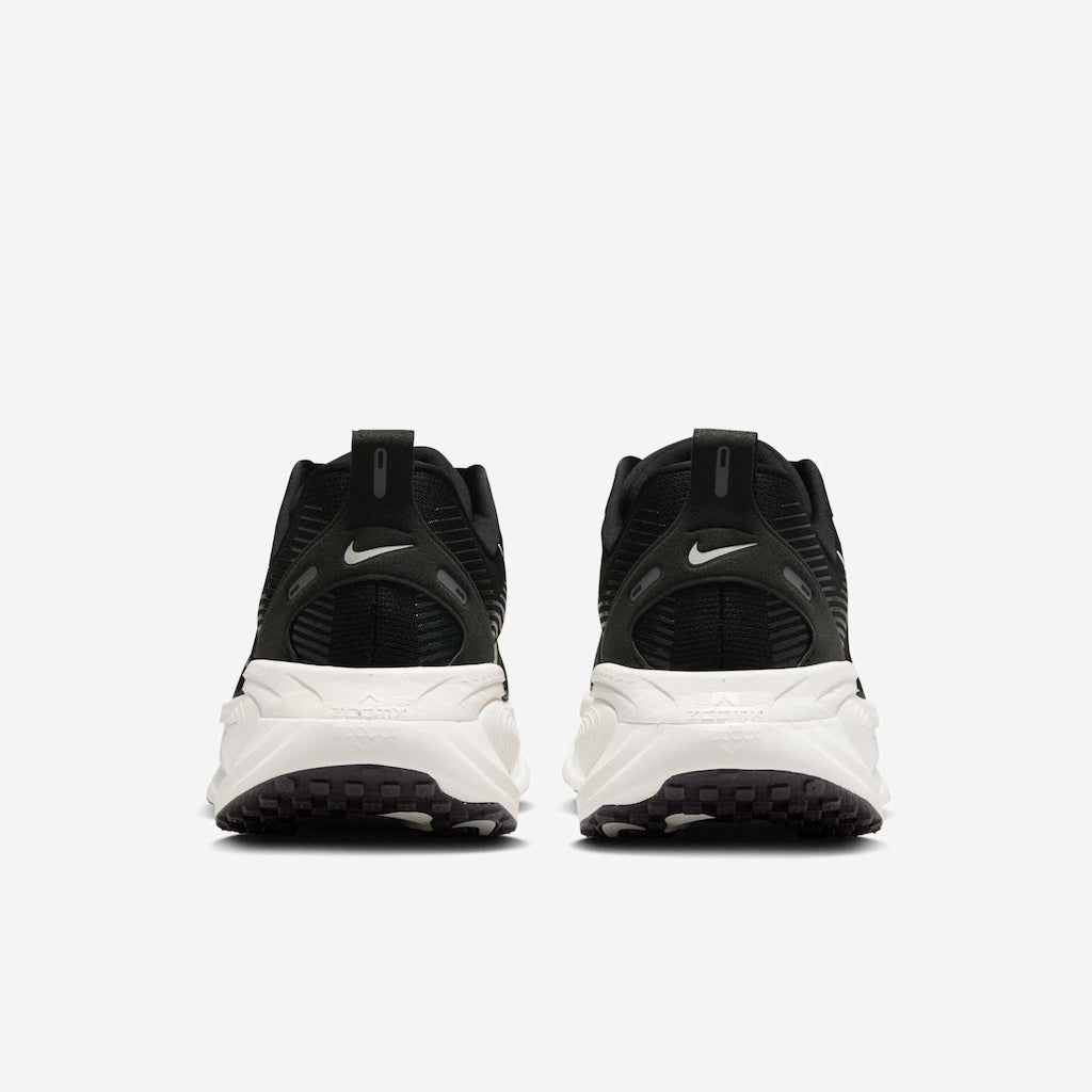 Nike Vomero 18
