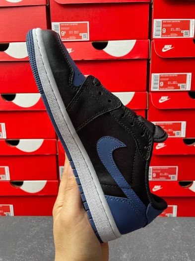 Air Jordan 1 Low Mystic Navy